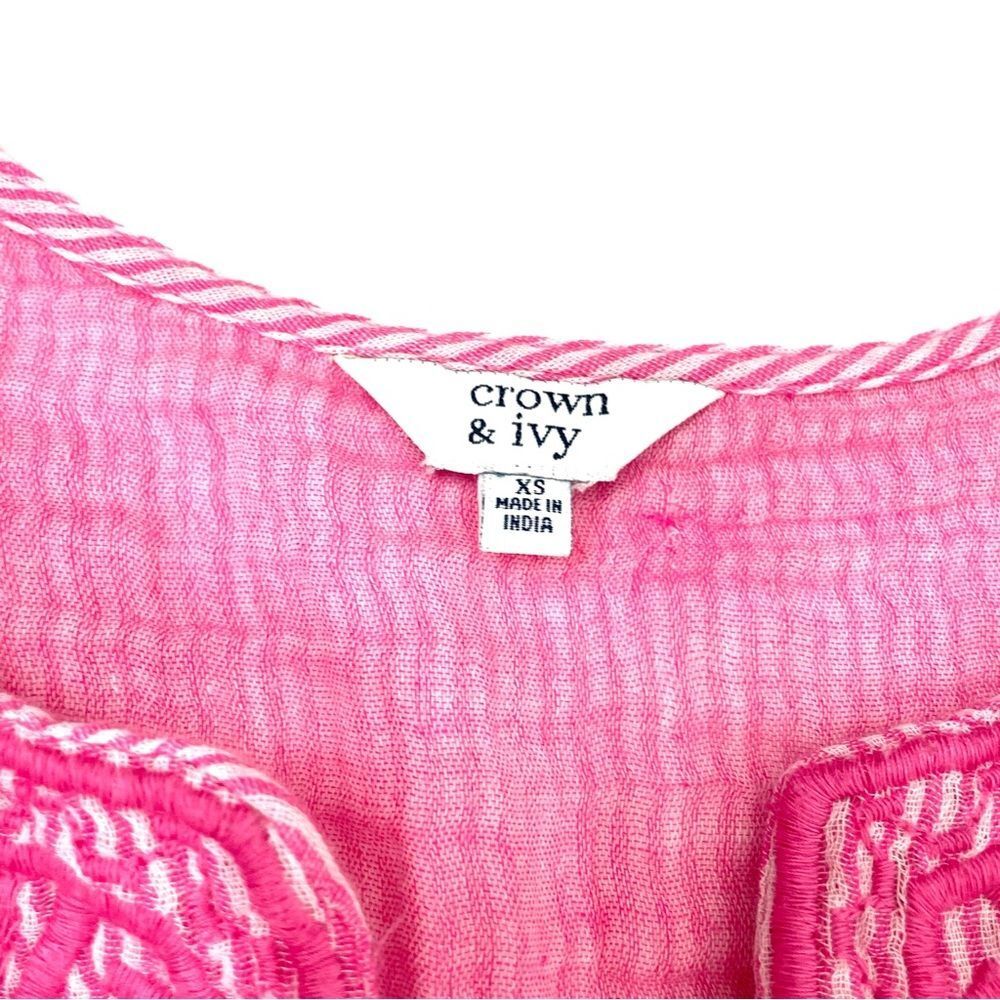 Crown & Ivy Pink Seersucker Embroidered Top XS - Picture 6 of 8